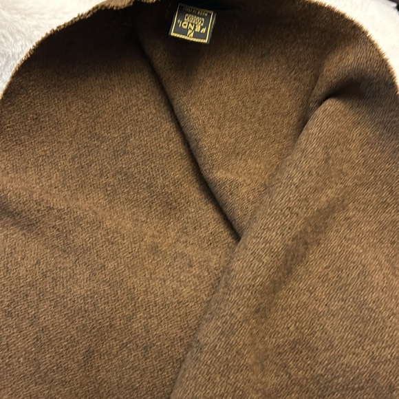 Fendi 💯 Wool Brown and Black fringe scarf unisex - Picture 12 of 13
